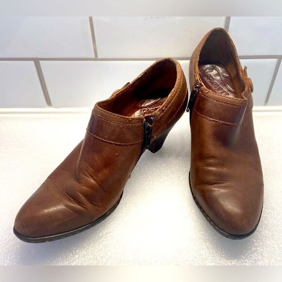 LADIES Born Soft Brown Leather Booties 🥾Size 6 - Picture 1 of 7